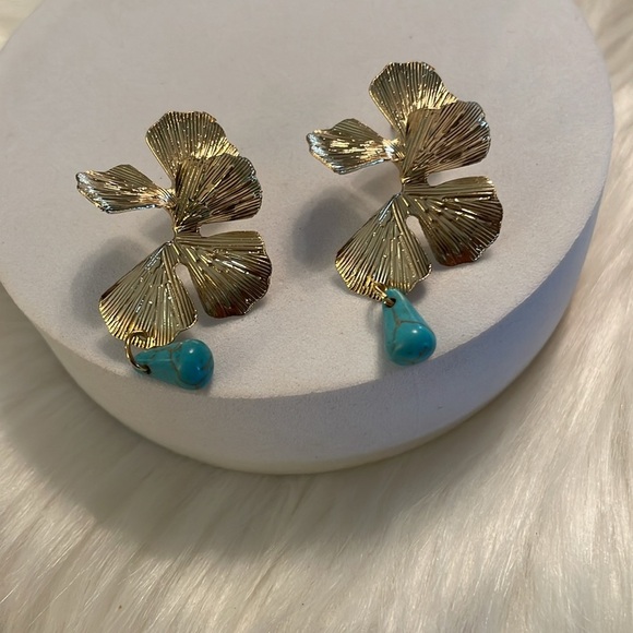 Gold Flower Turquoise Drop Stone Earrings - Picture 6 of 9